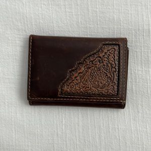 CODY JAMES MEN'S BROWN TOOLED TRIFOLD BROWN LEATHER WALLET